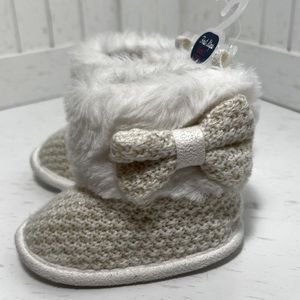 First Steps - OFFWHITE/GOLD soft sole winter boots with faux fur
